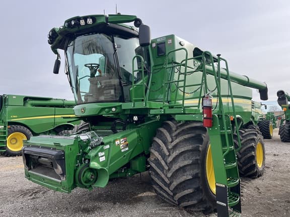Image of John Deere S790 equipment image 2
