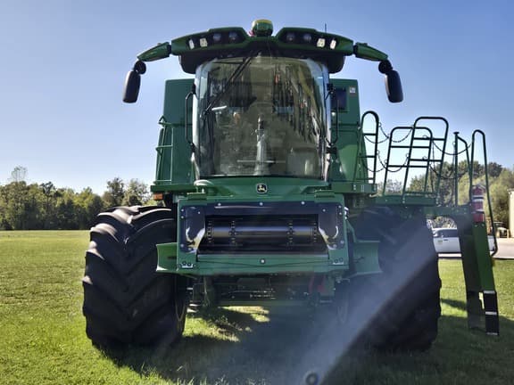 Image of John Deere S790 equipment image 4