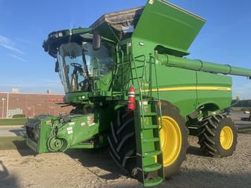 Main image John Deere S790