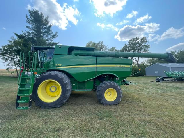 Image of John Deere S790 equipment image 2