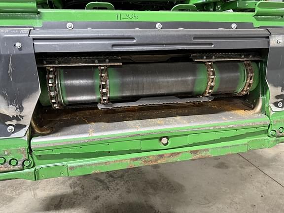 Image of John Deere S790 equipment image 4