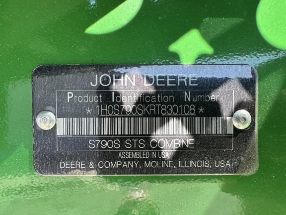 Image of John Deere S790 Image 1
