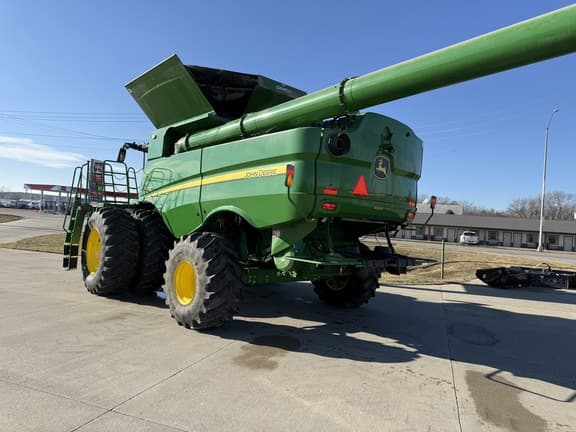 Image of John Deere S790 equipment image 4