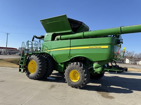 Image of John Deere S790 equipment image 3