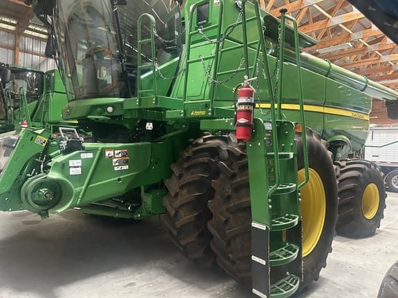 Image of John Deere S790 equipment image 1