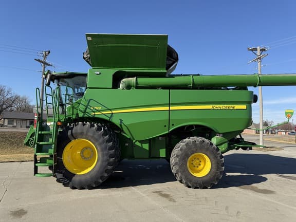 Image of John Deere S790 equipment image 2