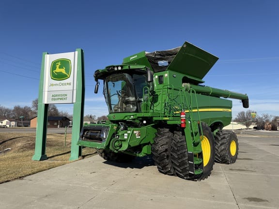 2024 John Deere S790 Equipment Image0