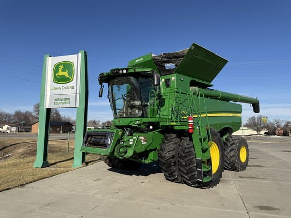 Image of John Deere S790 Primary image