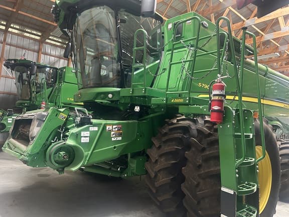 Image of John Deere S790 equipment image 2
