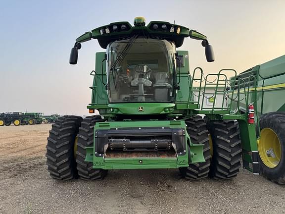Image of John Deere S790 equipment image 1