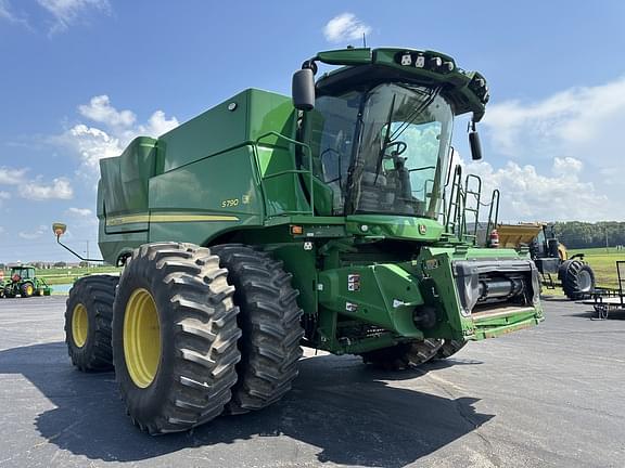 Image of John Deere S790 equipment image 2