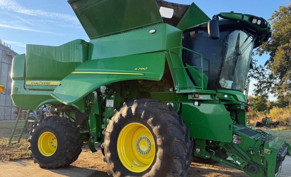 2024 John Deere S790 Equipment Image0