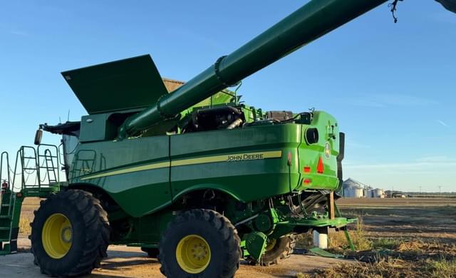 Image of John Deere S790 equipment image 1