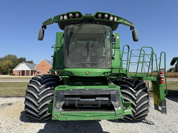 Image of John Deere S790 equipment image 2