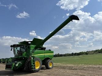 Image of John Deere S790 equipment image 2