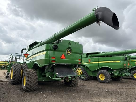 Image of John Deere S790 equipment image 4