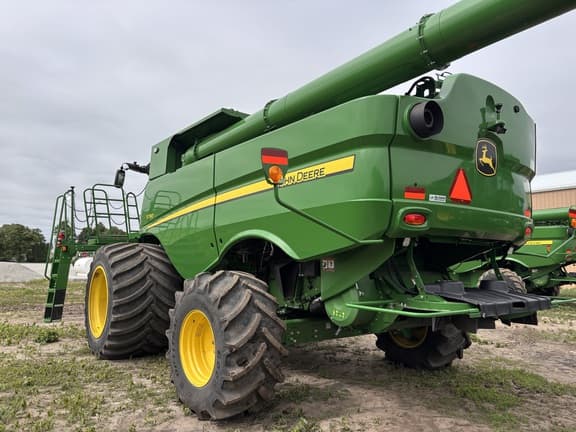 Image of John Deere S790 equipment image 4
