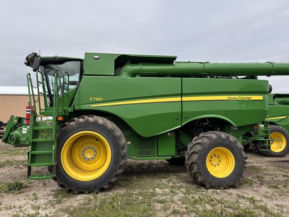 Image of John Deere S790 equipment image 3