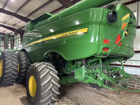 Image of John Deere S790 equipment image 2