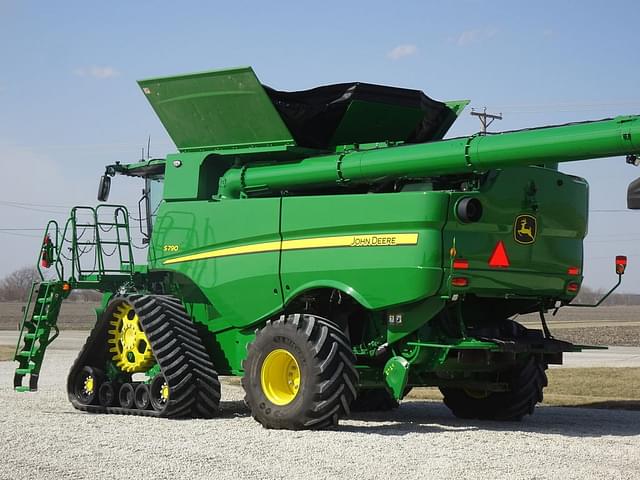 Image of John Deere S790 equipment image 4