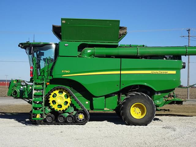 Image of John Deere S790 equipment image 1