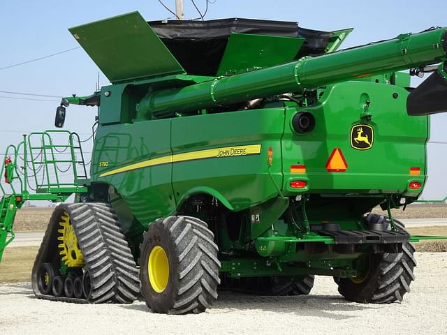 Image of John Deere S790 equipment image 2