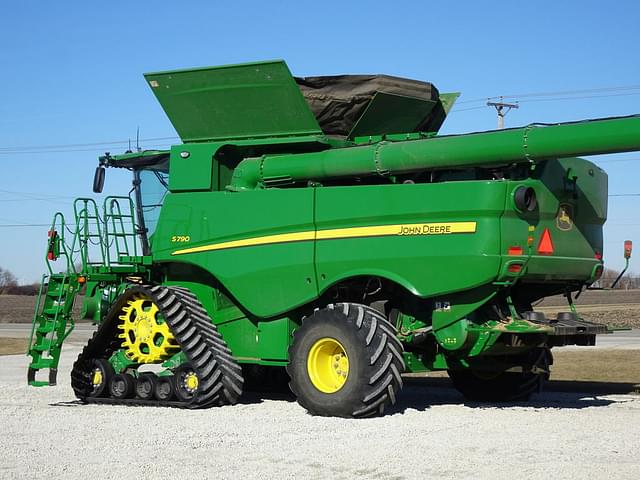 Image of John Deere S790 equipment image 2