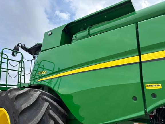 Image of John Deere S790 equipment image 2