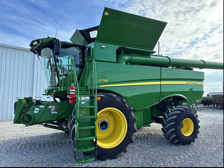 Image of John Deere S790 Primary image