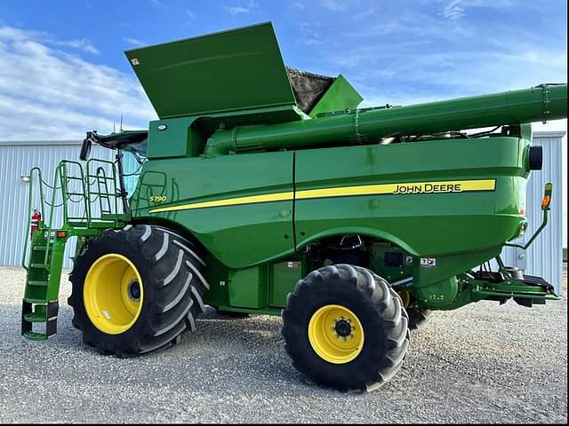 Image of John Deere S790 equipment image 2