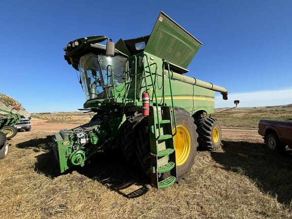 2024 John Deere S790 Equipment Image0