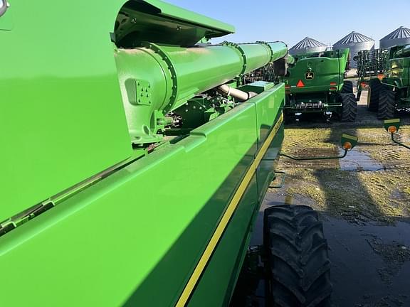 Image of John Deere S790 equipment image 4