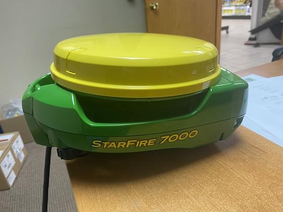 Image of John Deere StarFire 7000 Image 0