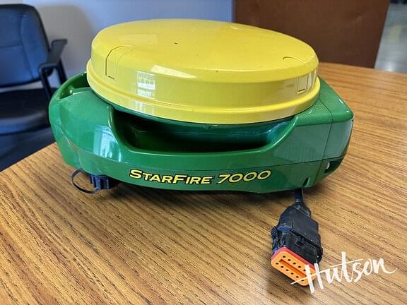 Image of John Deere StarFire 7000 Primary image