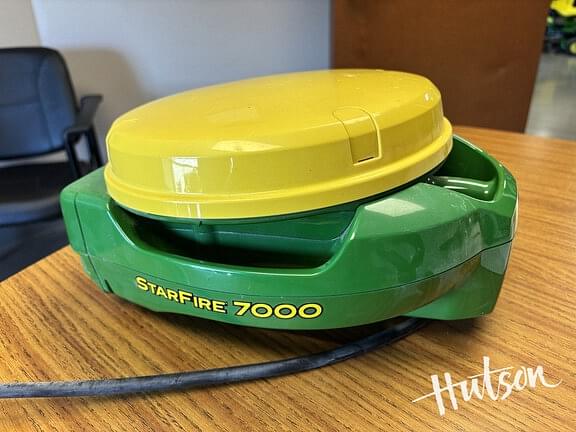 Image of John Deere StarFire 7000 equipment image 1