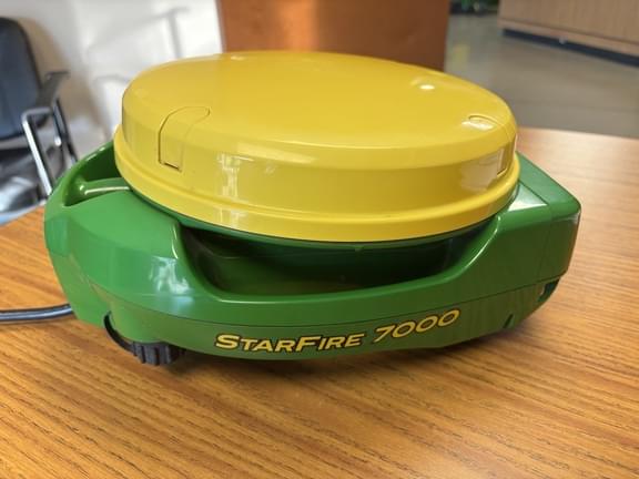 Image of John Deere StarFire 7000 equipment image 1