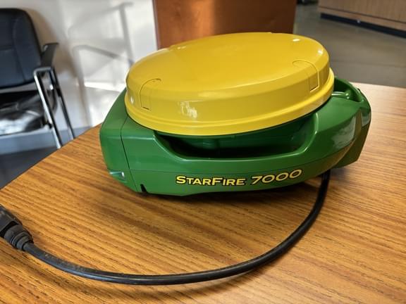 Image of John Deere StarFire 7000 Primary image