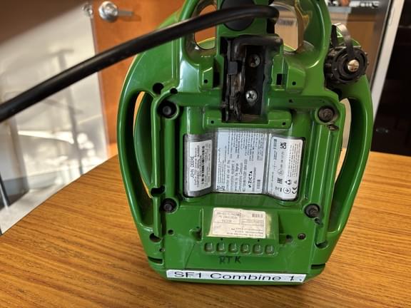 Image of John Deere StarFire 7000 equipment image 3