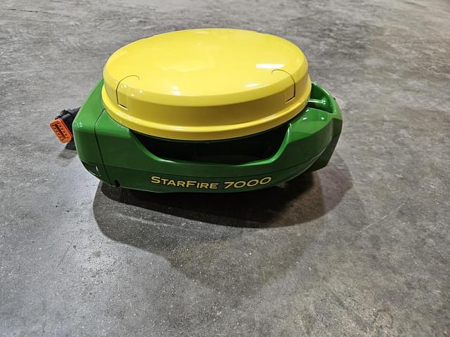 Image of John Deere StarFire 7000 equipment image 2