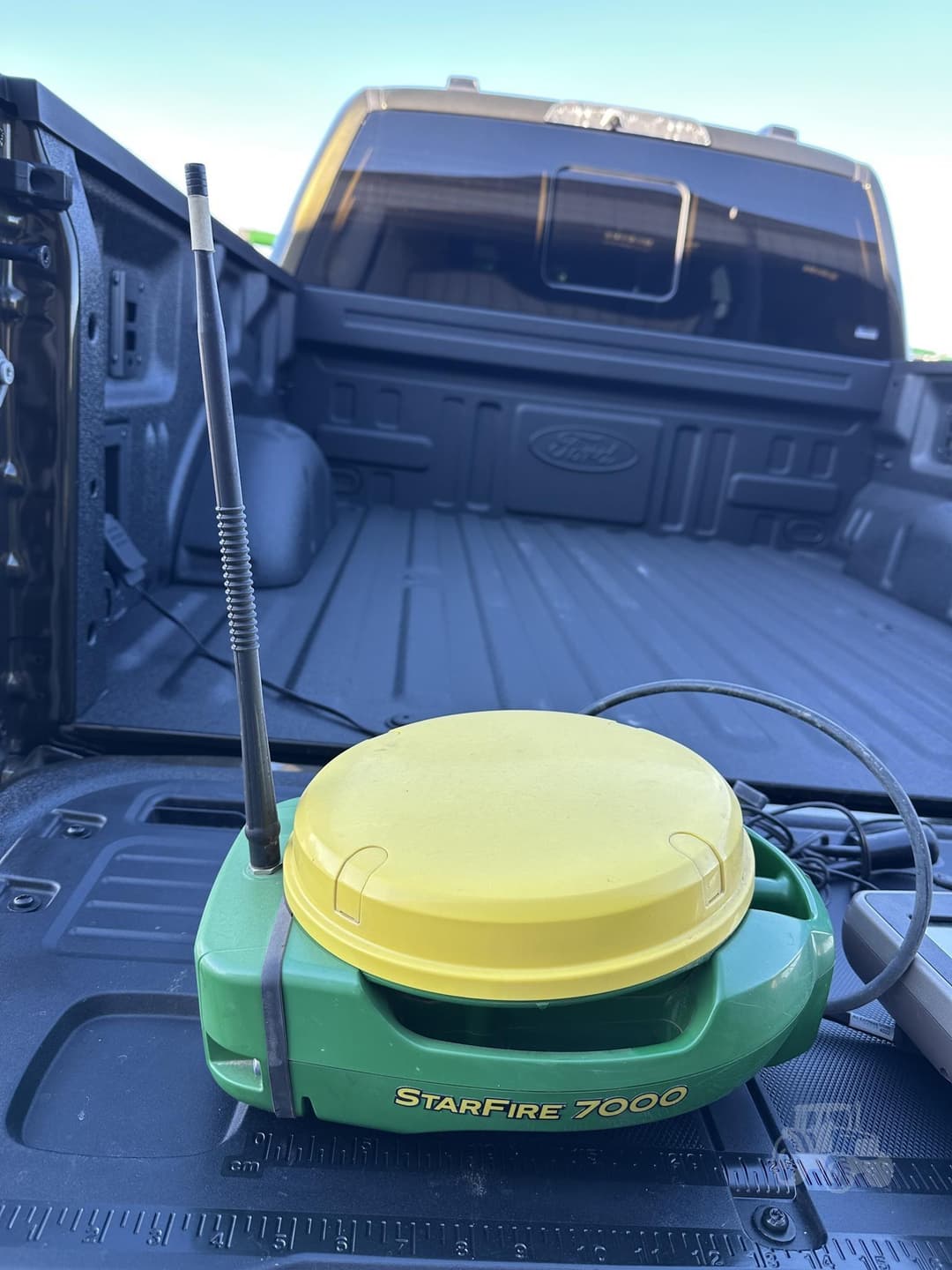 Image of John Deere StarFire 7000 Primary image