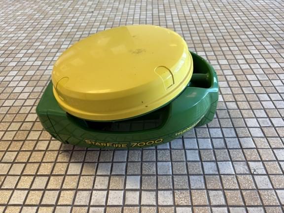 Image of John Deere StarFire 7000 Image 0