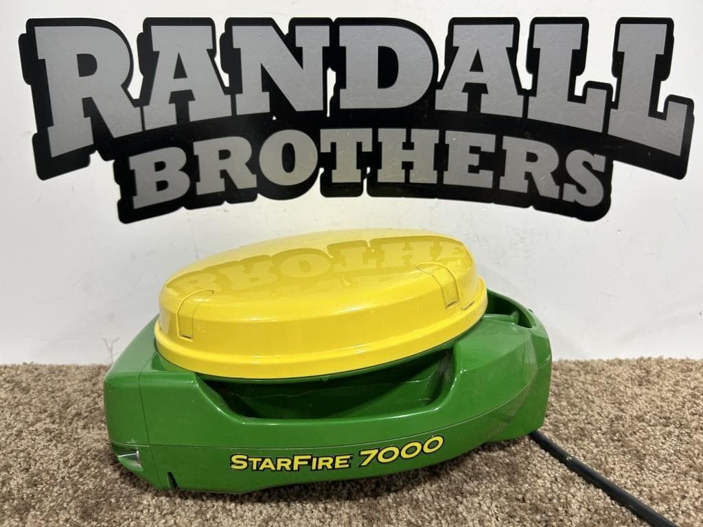 Image of John Deere StarFire 7000 Primary image