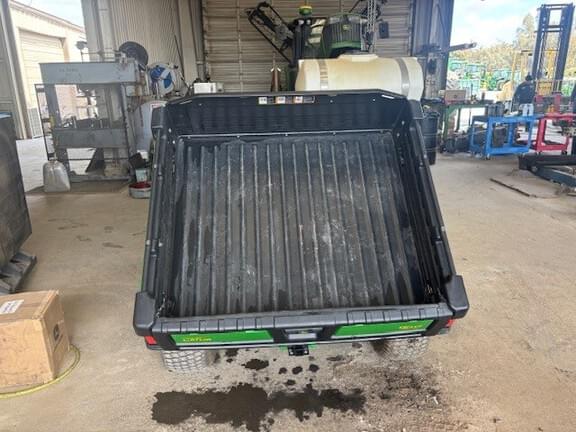 Image of John Deere Gator TE 4x2 equipment image 3