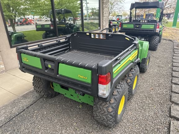 Image of John Deere Gator TH 6x4 equipment image 2