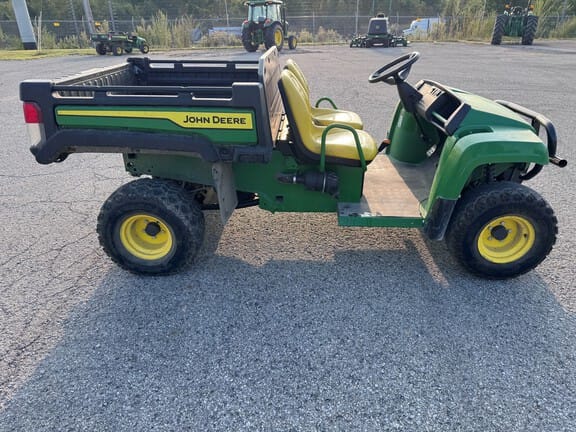 2024 John Deere Gator TX 4x2 Equipment Image0