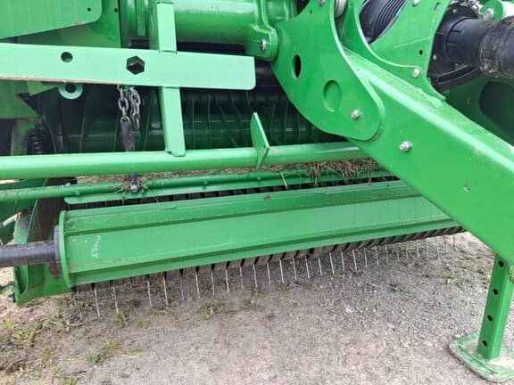 Image of John Deere V451R equipment image 1