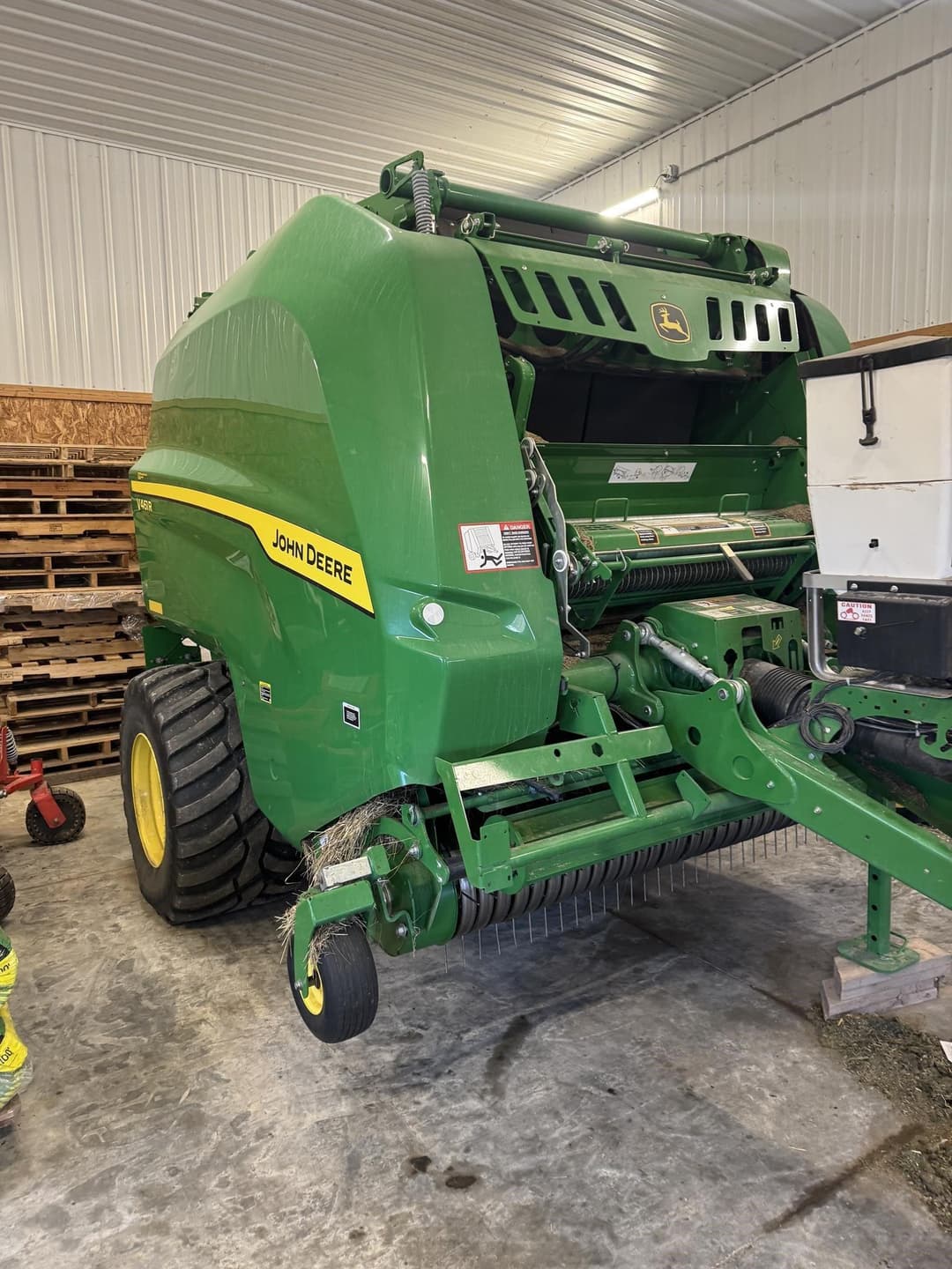 Image of John Deere V461R Primary image