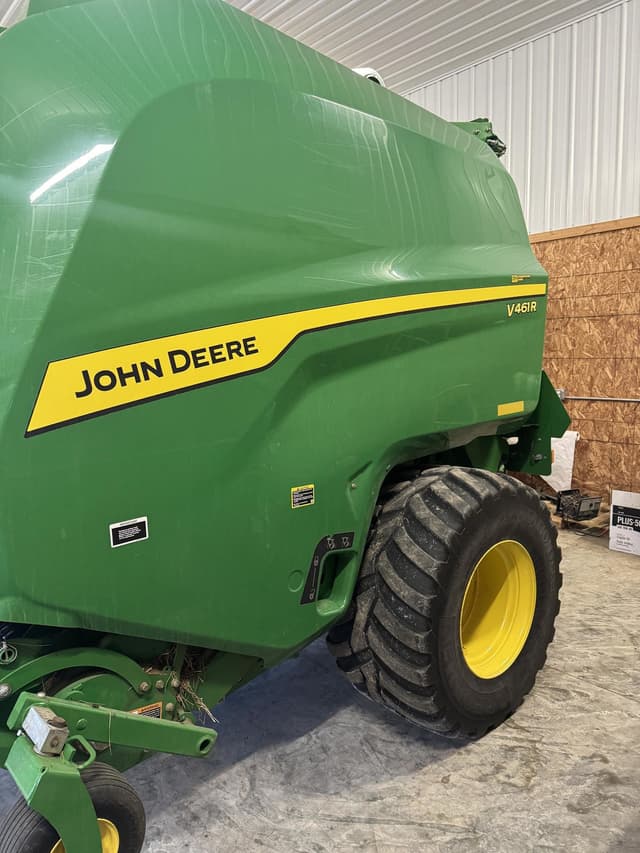 Image of John Deere V461R equipment image 1