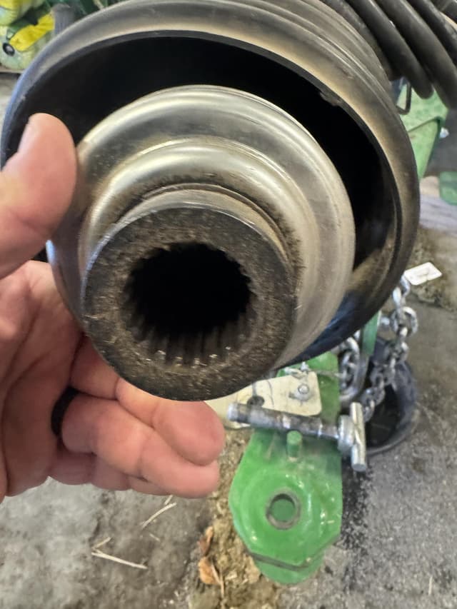 Image of John Deere V461R equipment image 2