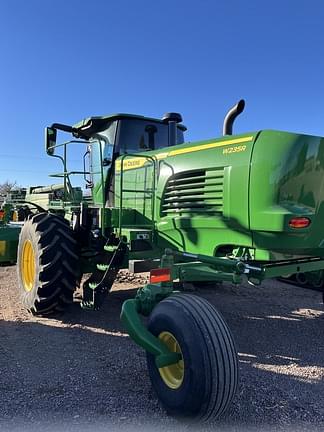 Image of John Deere W235 equipment image 3